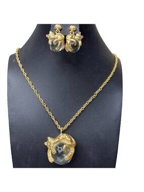 Cat on Pool Of Light Crystal Ball Pendant Necklace Earring Set Glass Gold Tone